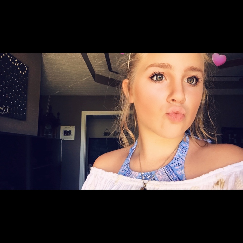 Meet your Posher, Abi